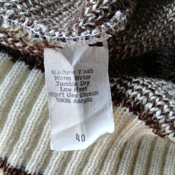 Vintage Diamond Sweater - Picture 8 of 8